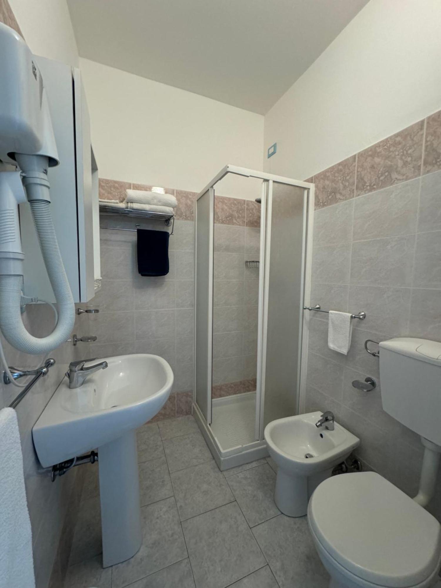 Hotel Bagno Stella Del Mare Marina Di Carrara Extérieur photo