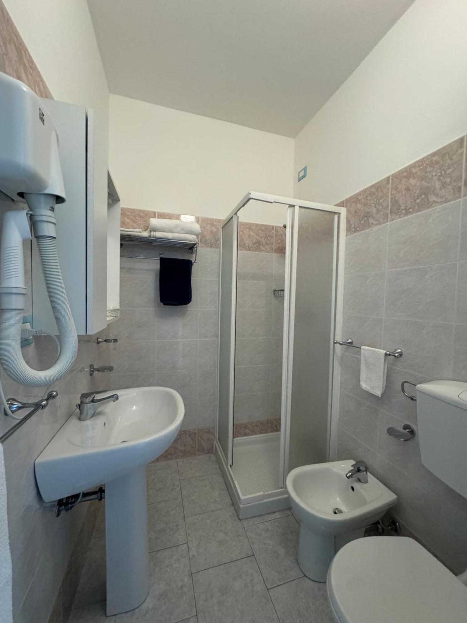 Hotel Bagno Stella Del Mare Marina Di Carrara Extérieur photo